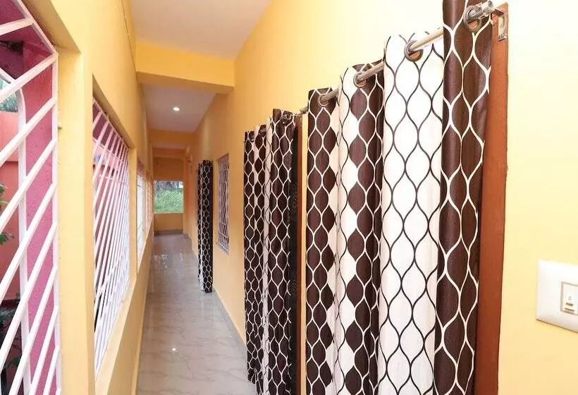 ホテル Oyo 16496 Trinayani Atithi Niwas