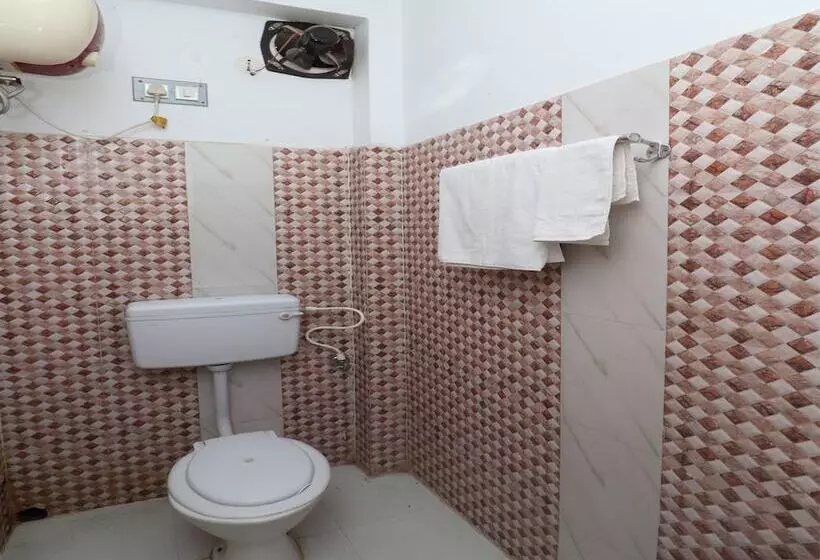 ホテル Oyo 16496 Trinayani Atithi Niwas