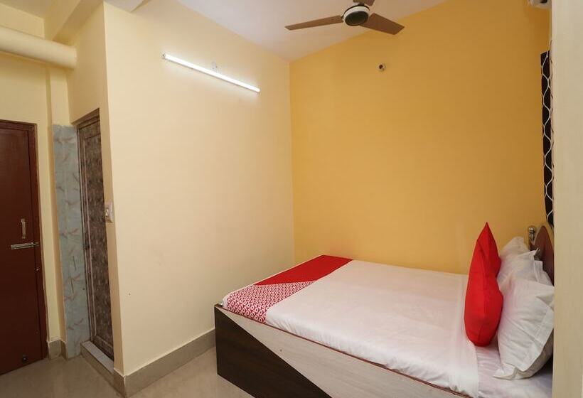 فندق Oyo 16496 Trinayani Atithi Niwas