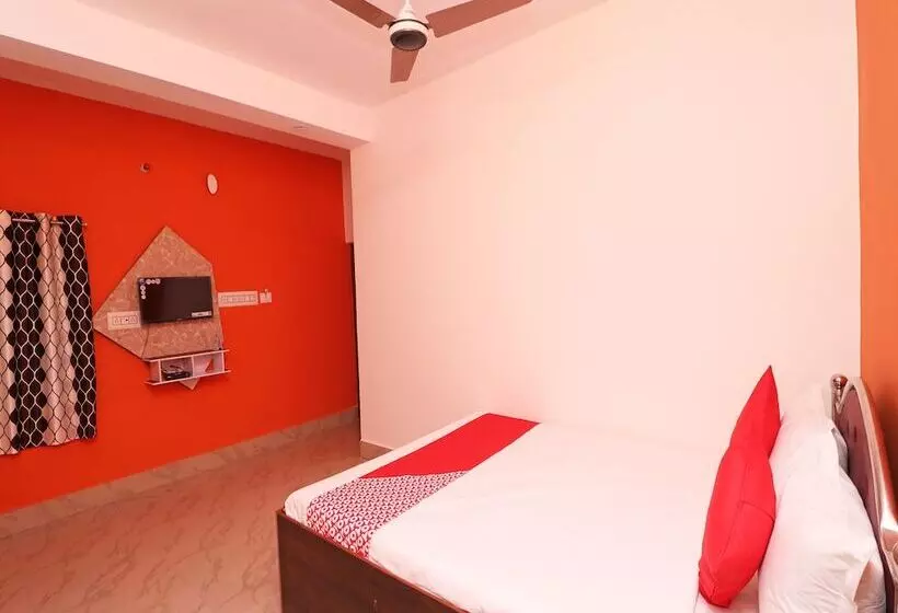 ホテル Oyo 16496 Trinayani Atithi Niwas