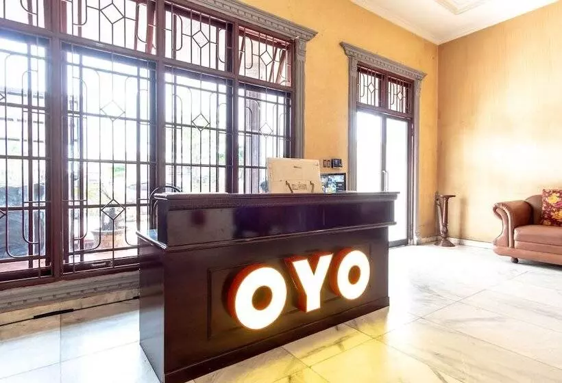 ホテル Oyo 2777 Sleepover Sei Serayu