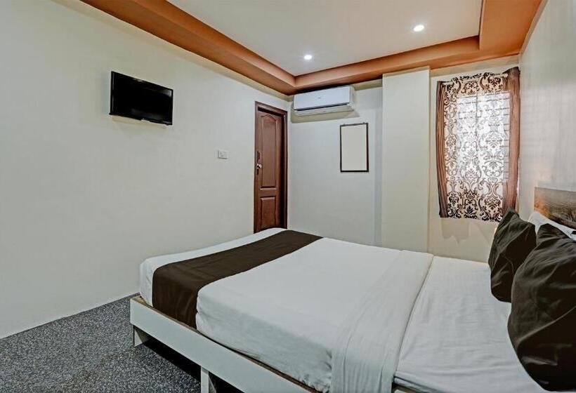 Hotel Oyo 39950 A K Residency