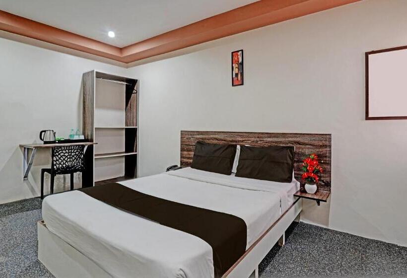 Hotel Oyo 39950 A K Residency