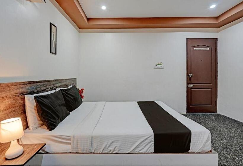 Hotel Oyo 39950 A K Residency