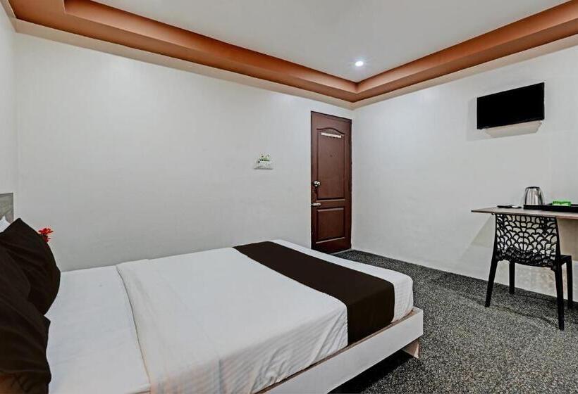 Hotel Oyo 39950 A K Residency