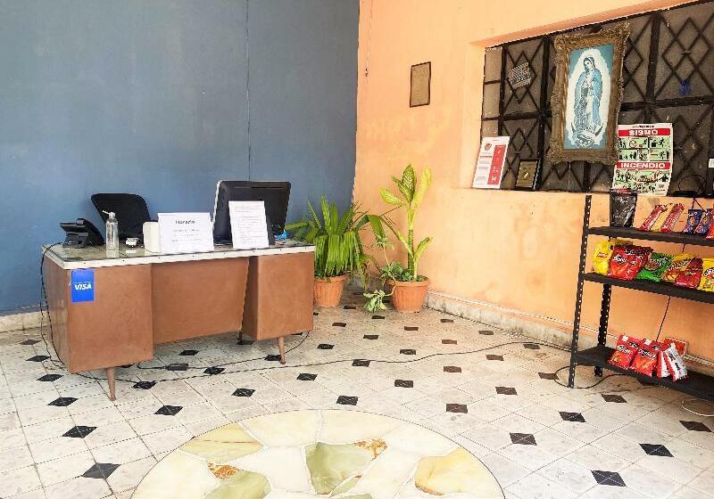 ホテル Oyo Posada Espinosa