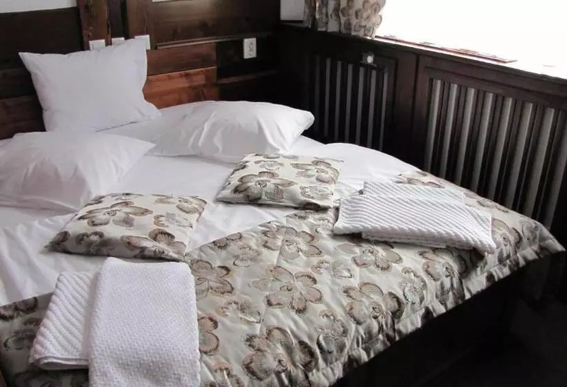 Aamiaismajoitus (B&B) Villa Elitte Predeal