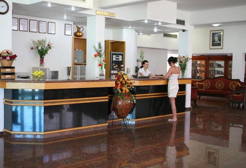 Corallia Beach Hotel Apartments