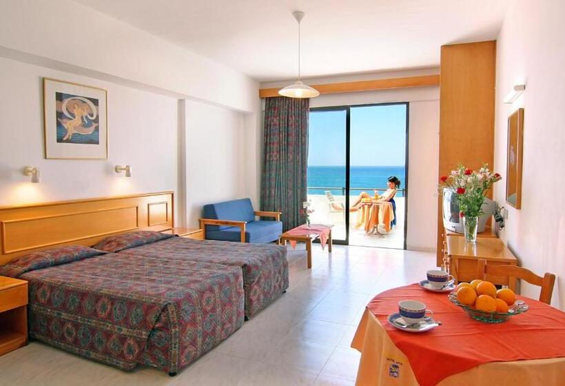 Corallia Beach Hotel Apartments