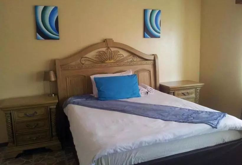 پانسیون Dolphin Guest House