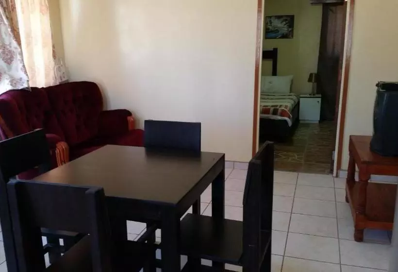پانسیون Dolphin Guest House