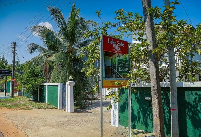 بنسيون Lakeside Villa