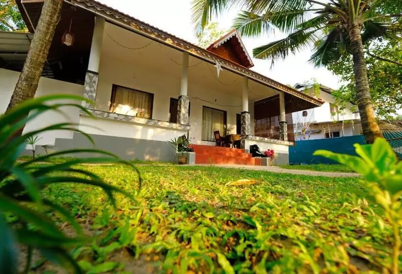 Majatalo Marari Lotus Beach Villa