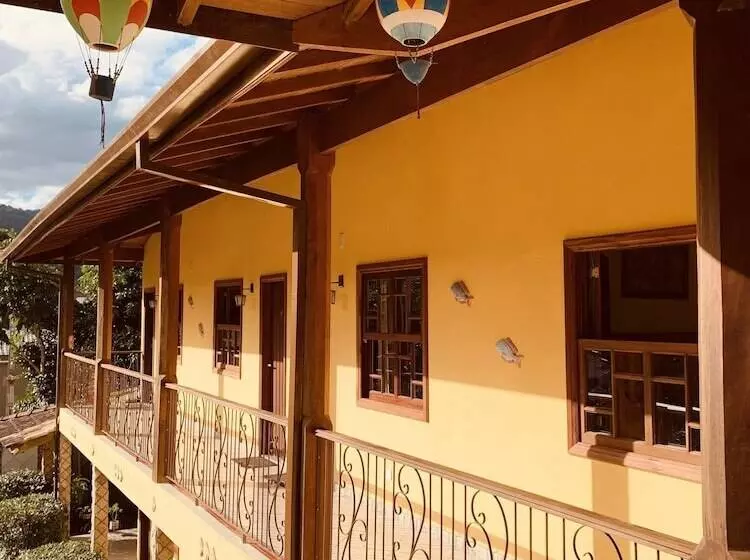 ペンション Pousada Luamar