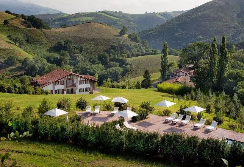 ホテル Auberge Ostapé