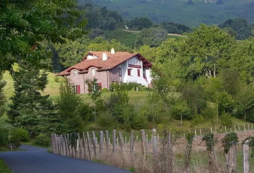 ホテル Auberge Ostapé