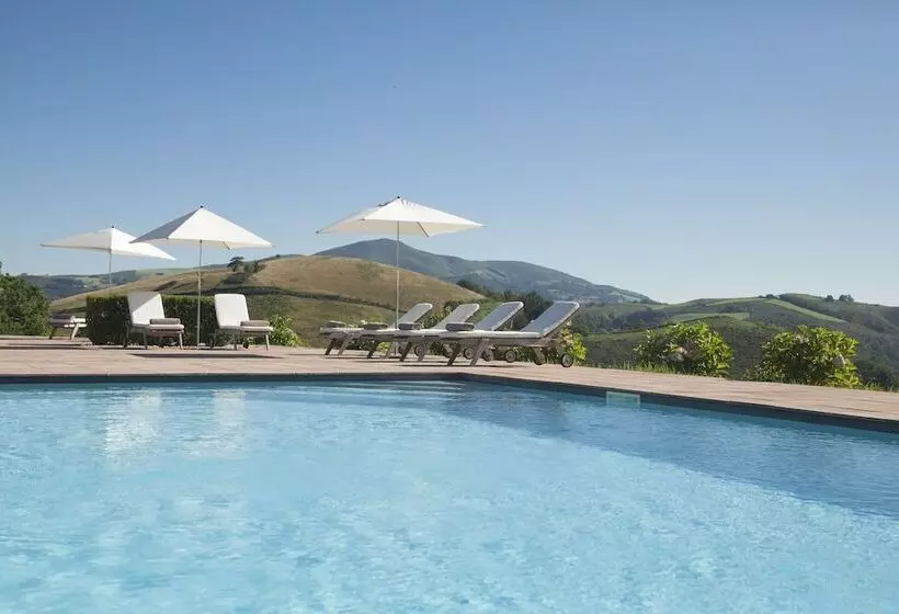 ホテル Auberge Ostapé