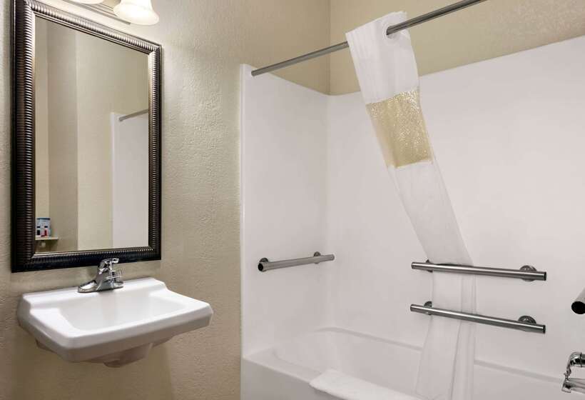 בית מלון כפרי Baymont By Wyndham Elizabethtown