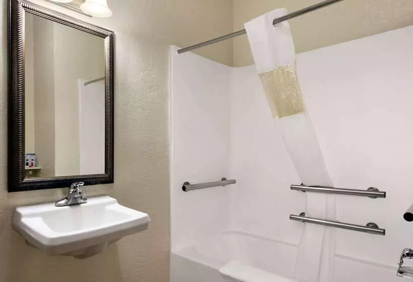 ホテル Baymont By Wyndham Elizabethtown