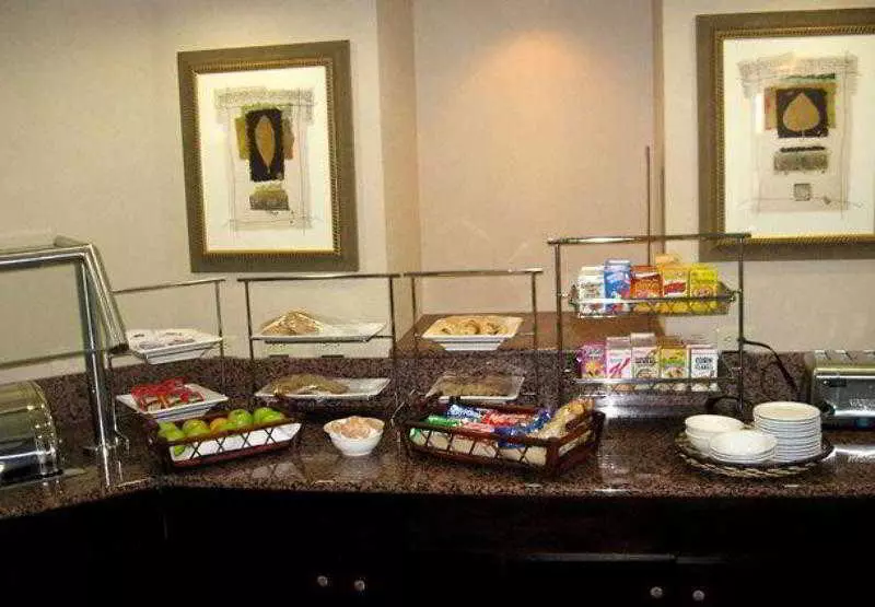 Отель Courtyard by Marriott Atlanta Six Flags