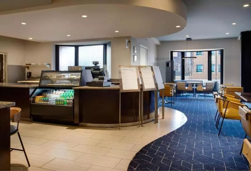 هتل Courtyard Worcester