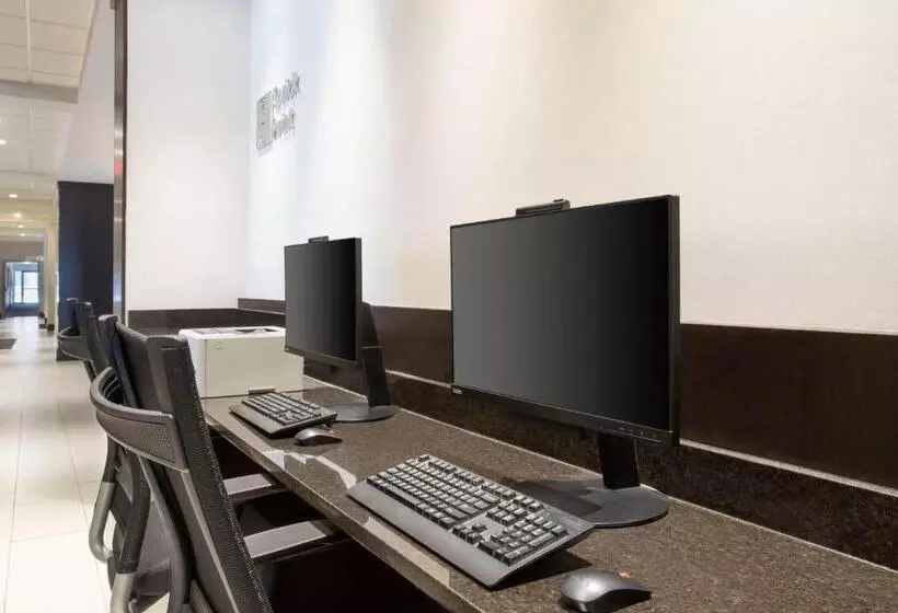 هتل Courtyard Worcester