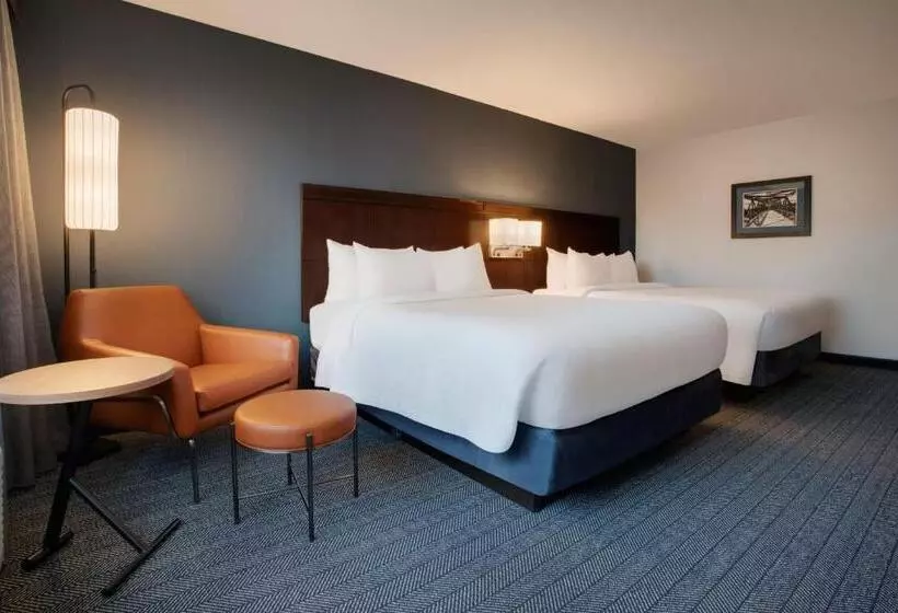 هتل Courtyard Worcester