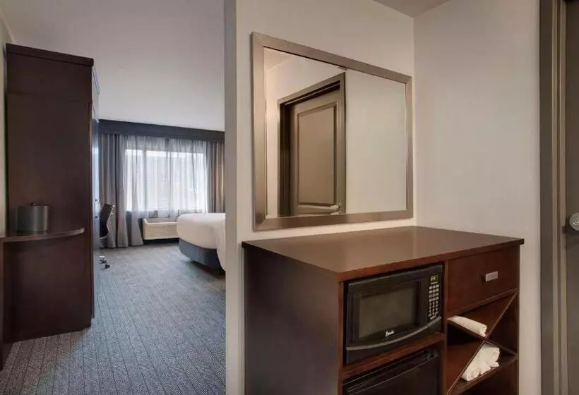 هتل Courtyard Worcester