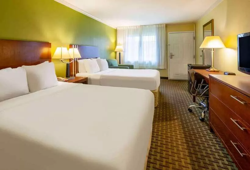 호텔 Days Inn By Wyndham Austintown