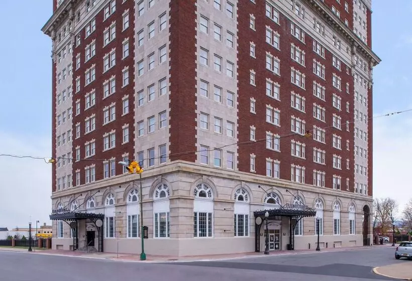 هتل Doubletree By Hilton Utica