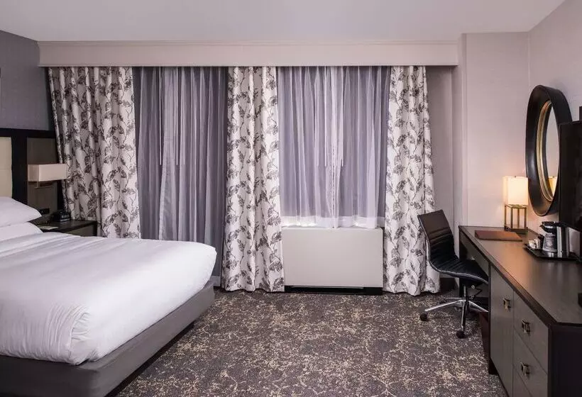 هتل Doubletree By Hilton Utica