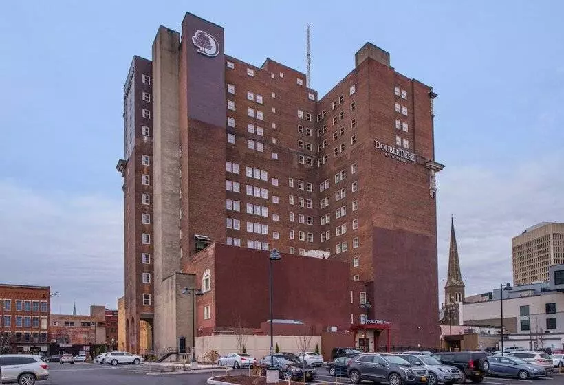 هتل Doubletree By Hilton Utica