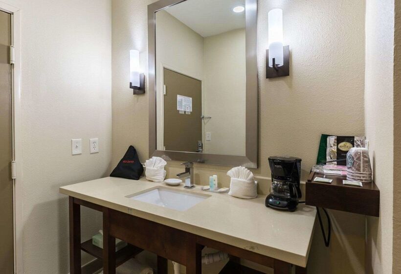 Отель Econo Lodge Inn & Suites East Houston I10