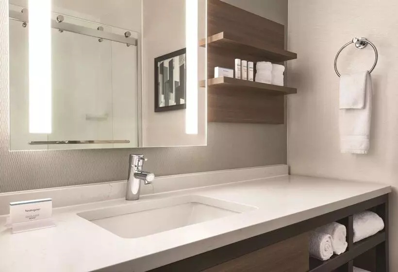 هتل Hilton Garden Inn Fort Wayne