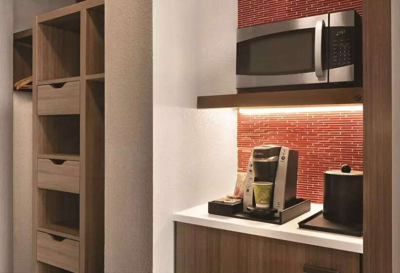 هتل Hilton Garden Inn Fort Wayne