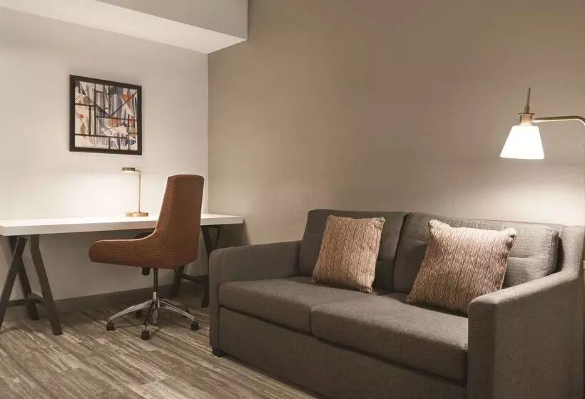 هتل Hilton Garden Inn Fort Wayne