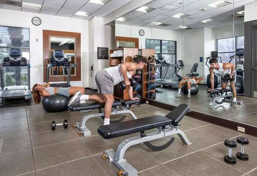 Отель Hilton San Diego Gaslamp Quarter