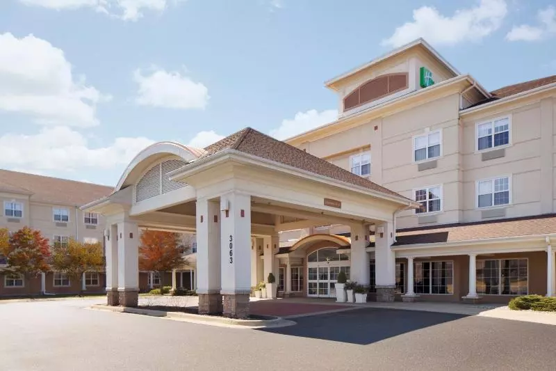 فندق Holiday Inn Grand Rapids Airport, An Ihg