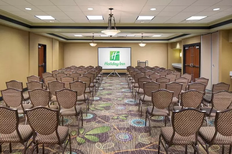 فندق Holiday Inn Grand Rapids Airport, An Ihg