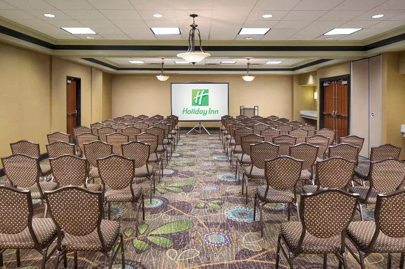 فندق Holiday Inn Grand Rapids Airport, An Ihg