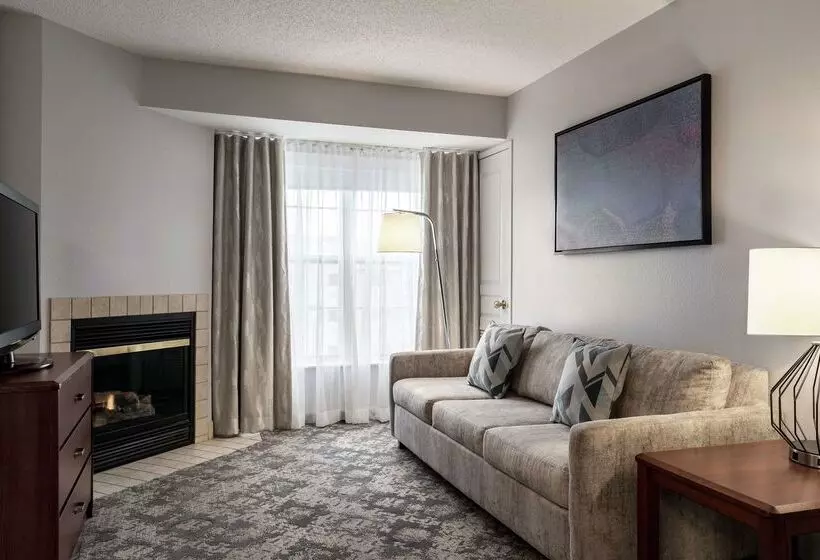 هتل Homewood Suites Erie