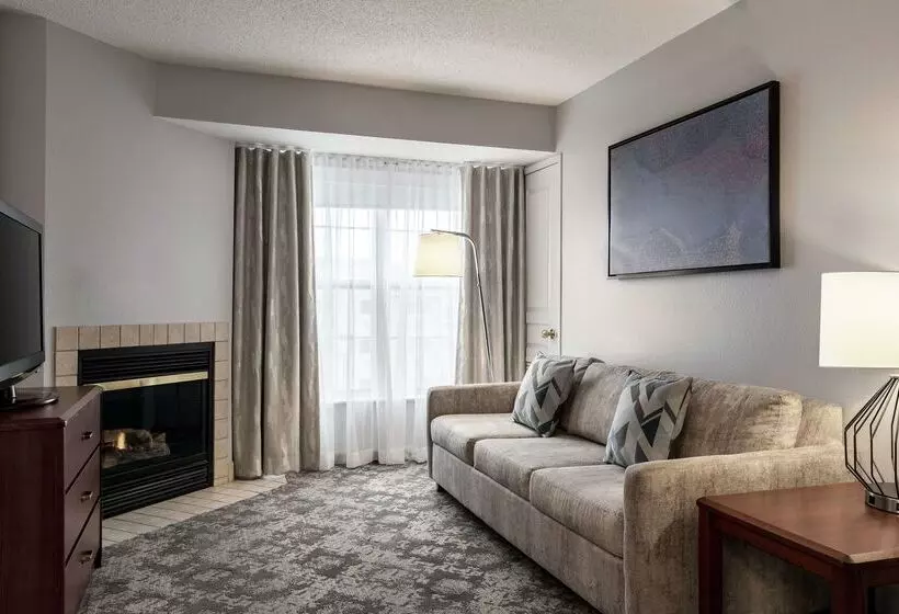 هتل Homewood Suites Erie