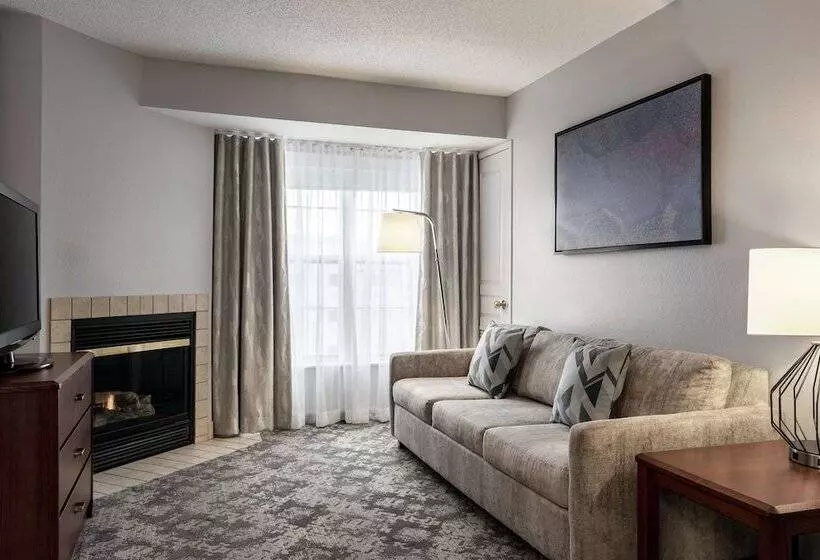 هتل Homewood Suites Erie