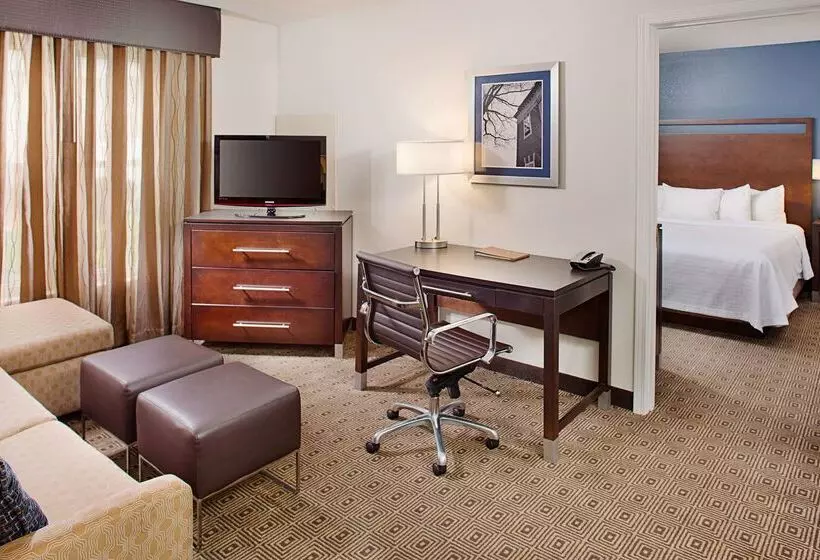 هتل Homewood Suites By Hilton Manchester/airport