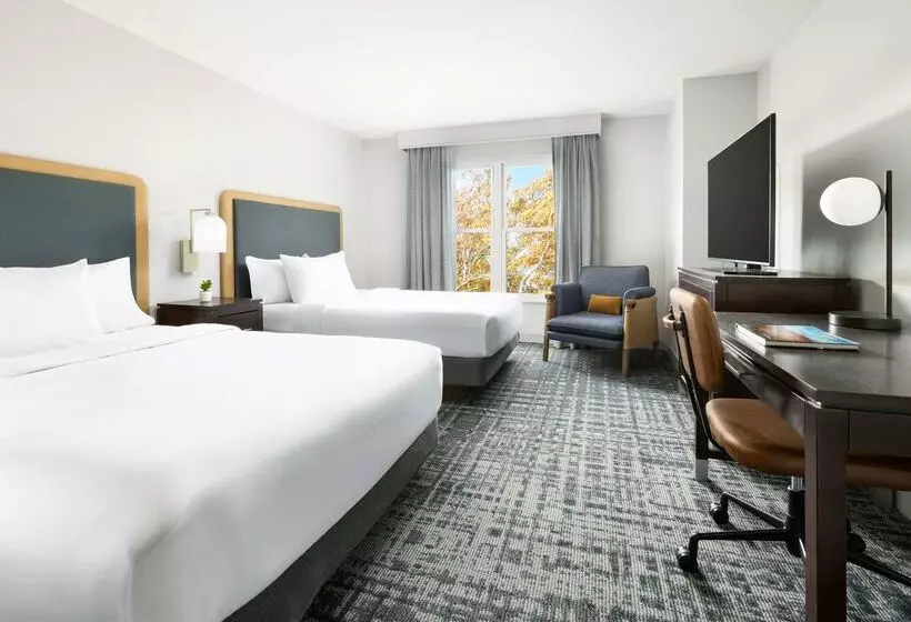 هتل Homewood Suites By Hilton Manchester/airport