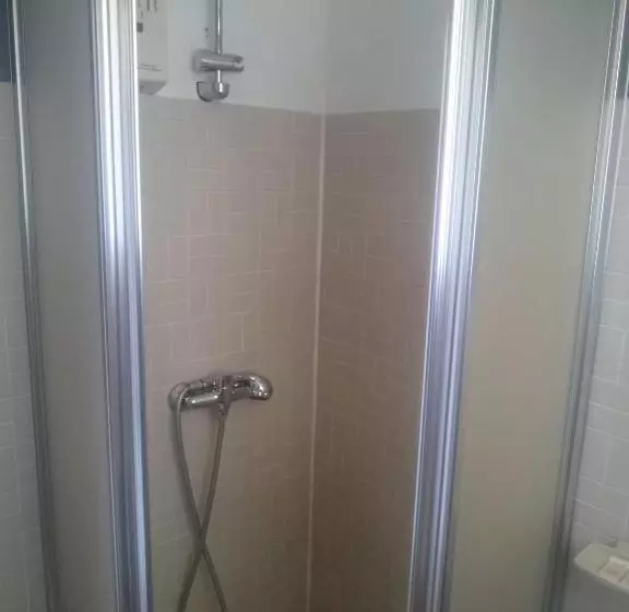 Отель Hôtel Le Mas Fleuri