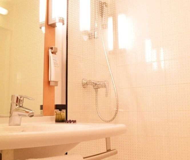 هتل Ibis Bordeaux Saintémilion