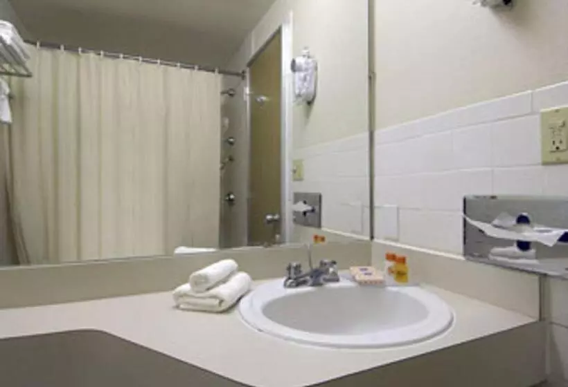 Hotel Knights Inn Liberty