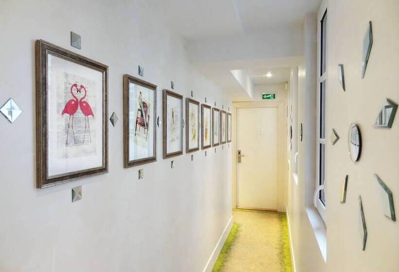 Отель Le Pavillon