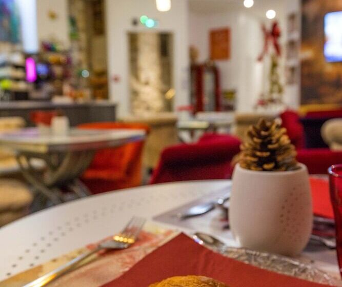 Отель Le Pavillon